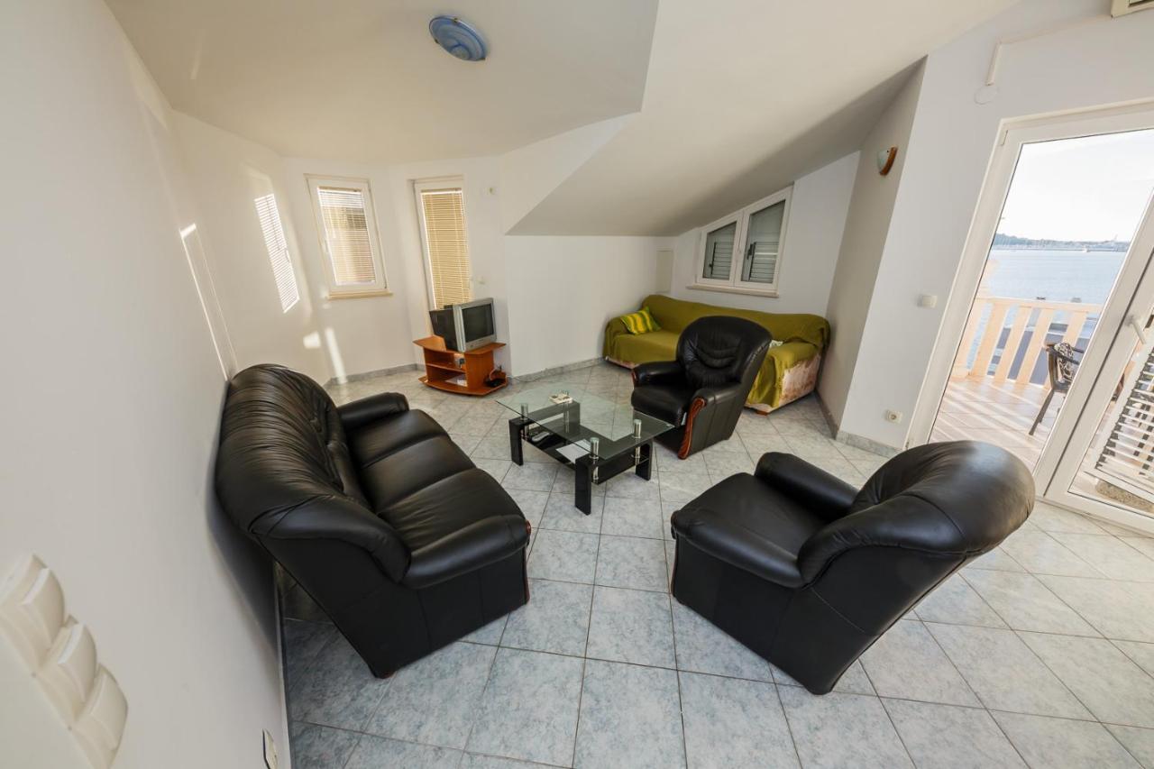 Apartamenty Z Basenem Ilja Rogoznica (Sibenik-Knin) Esterno foto